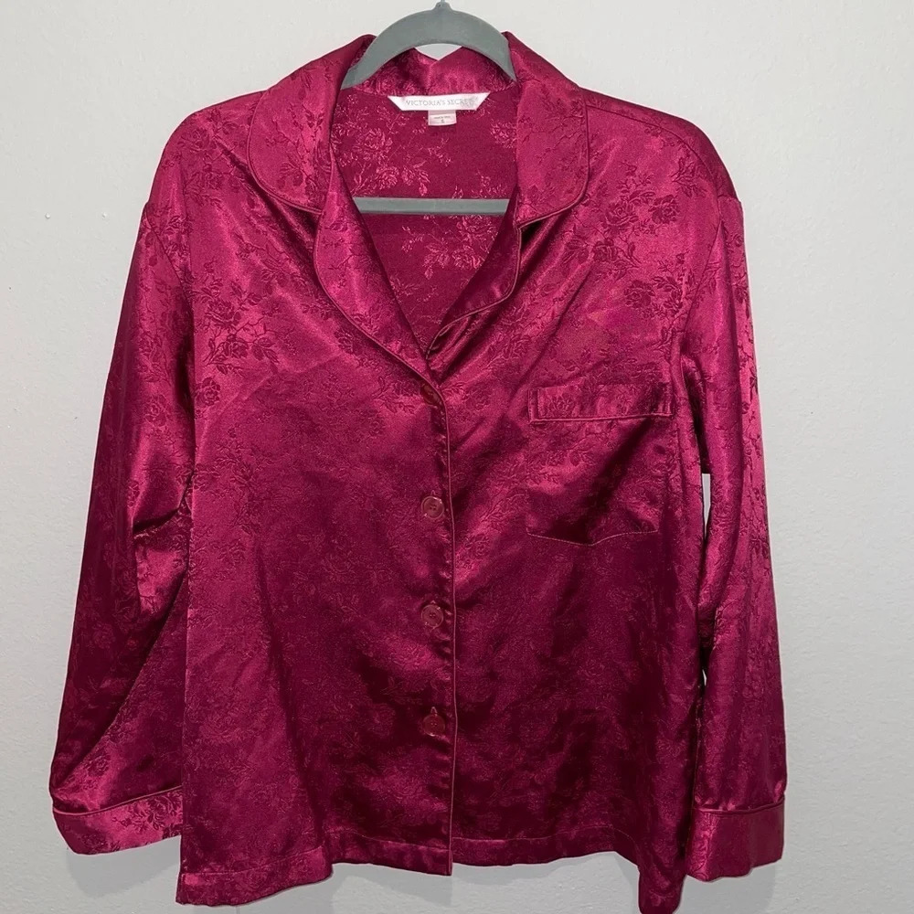 Victoria’s Secret fuchsia satin long sleeve floral button up pajama top small